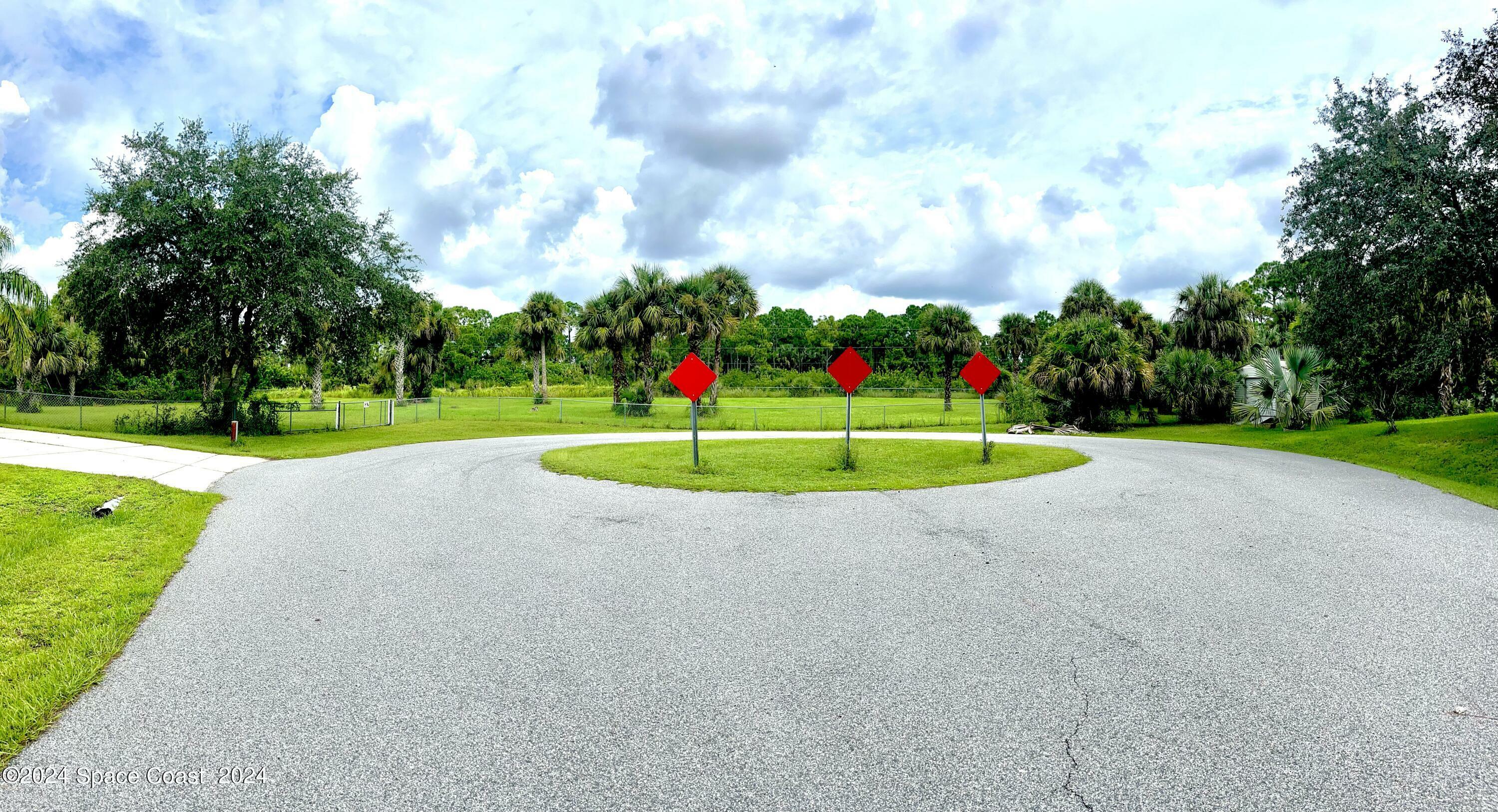 Property Photo:  368 Thunderbird Avenue NW  FL 32907 