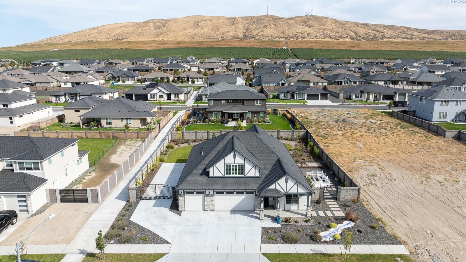 Property Photo:  4292 Lolo Way  WA 99352 