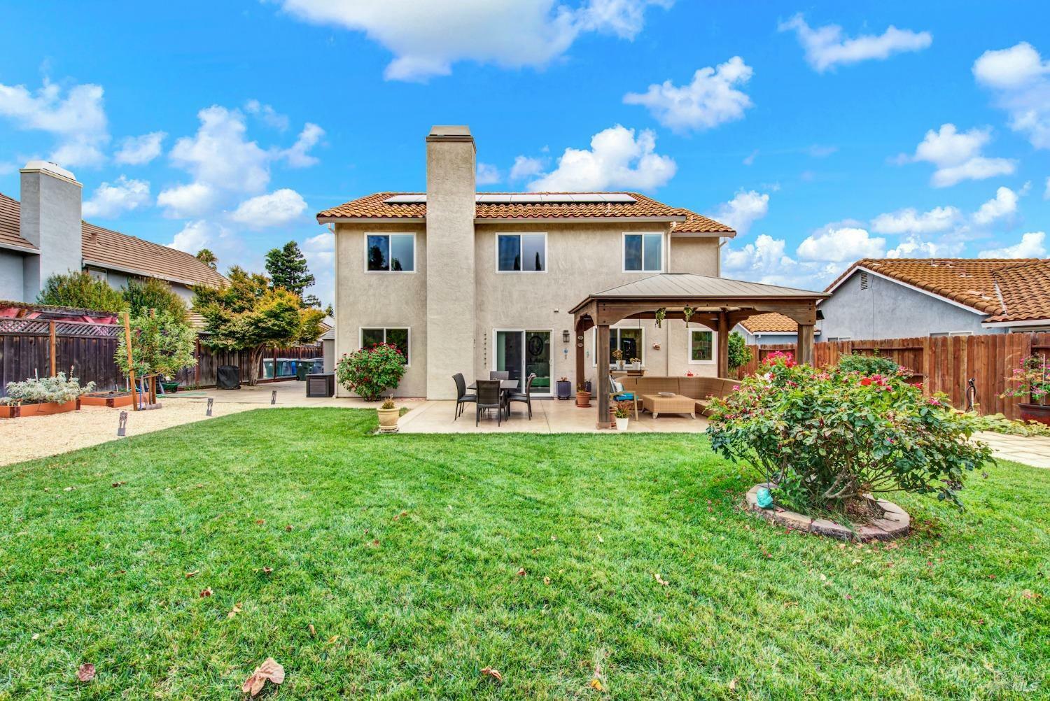 Property Photo:  706 Fox Hollow Way  CA 95687 