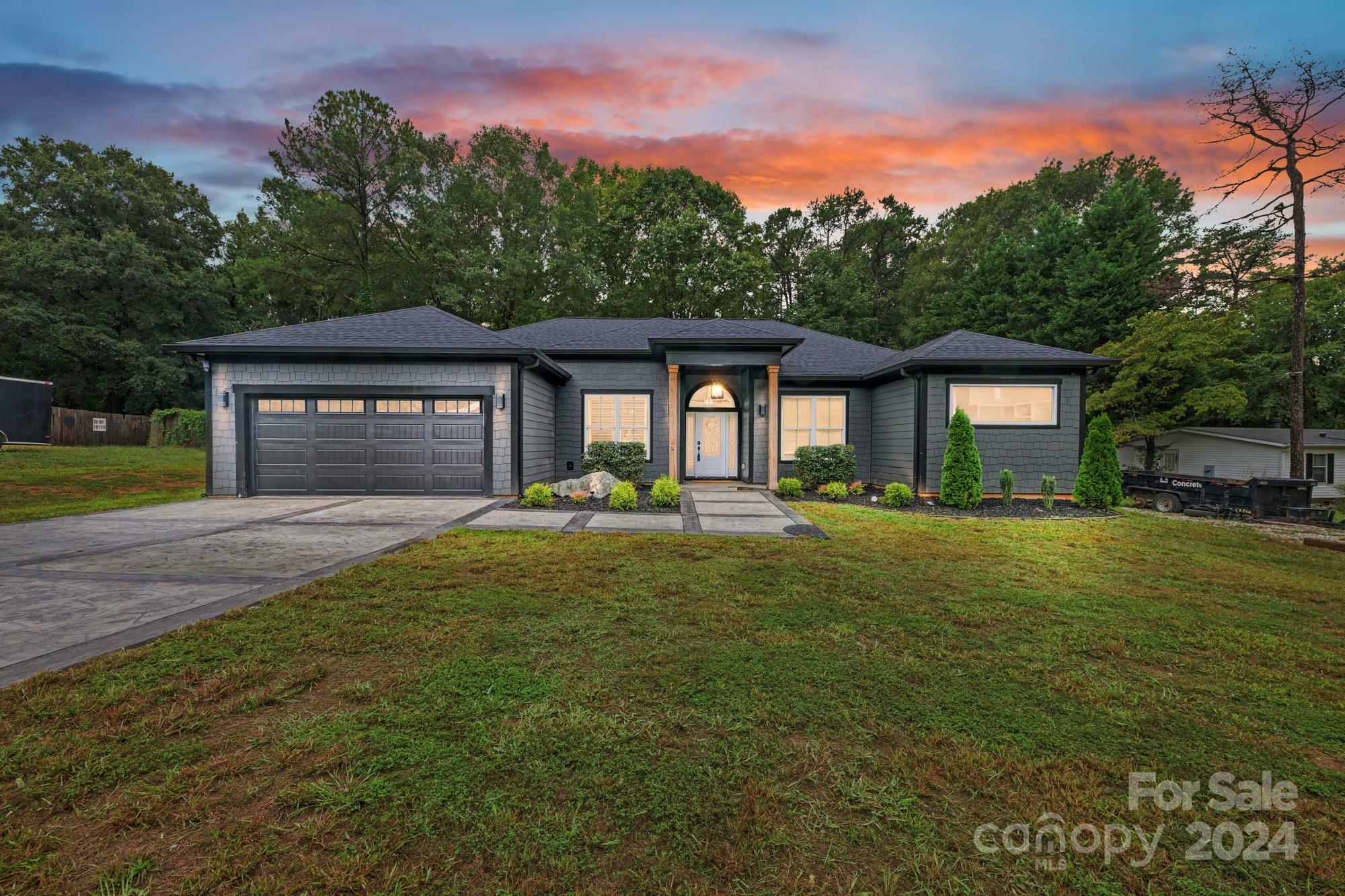 Property Photo:  4114 Eagle Chase Drive  NC 28216 