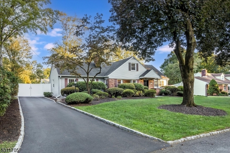Property Photo: 2156 Buttonwood Ln NJ 07076