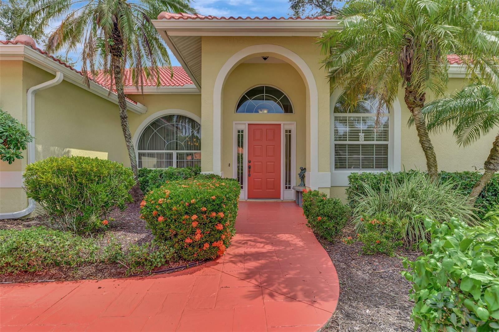 Property Photo:  512 Summerfield Way  FL 34292 