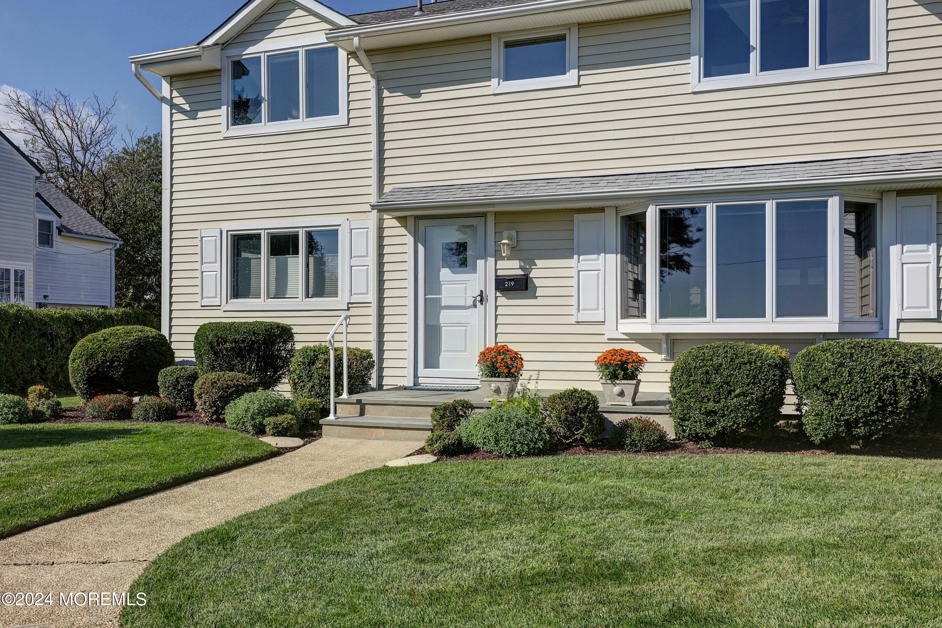 Property Photo:  219 Neptune Place  NJ 08750 