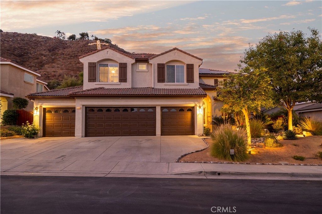 Property Photo:  23860 Hollingsworth Drive  CA 92562 