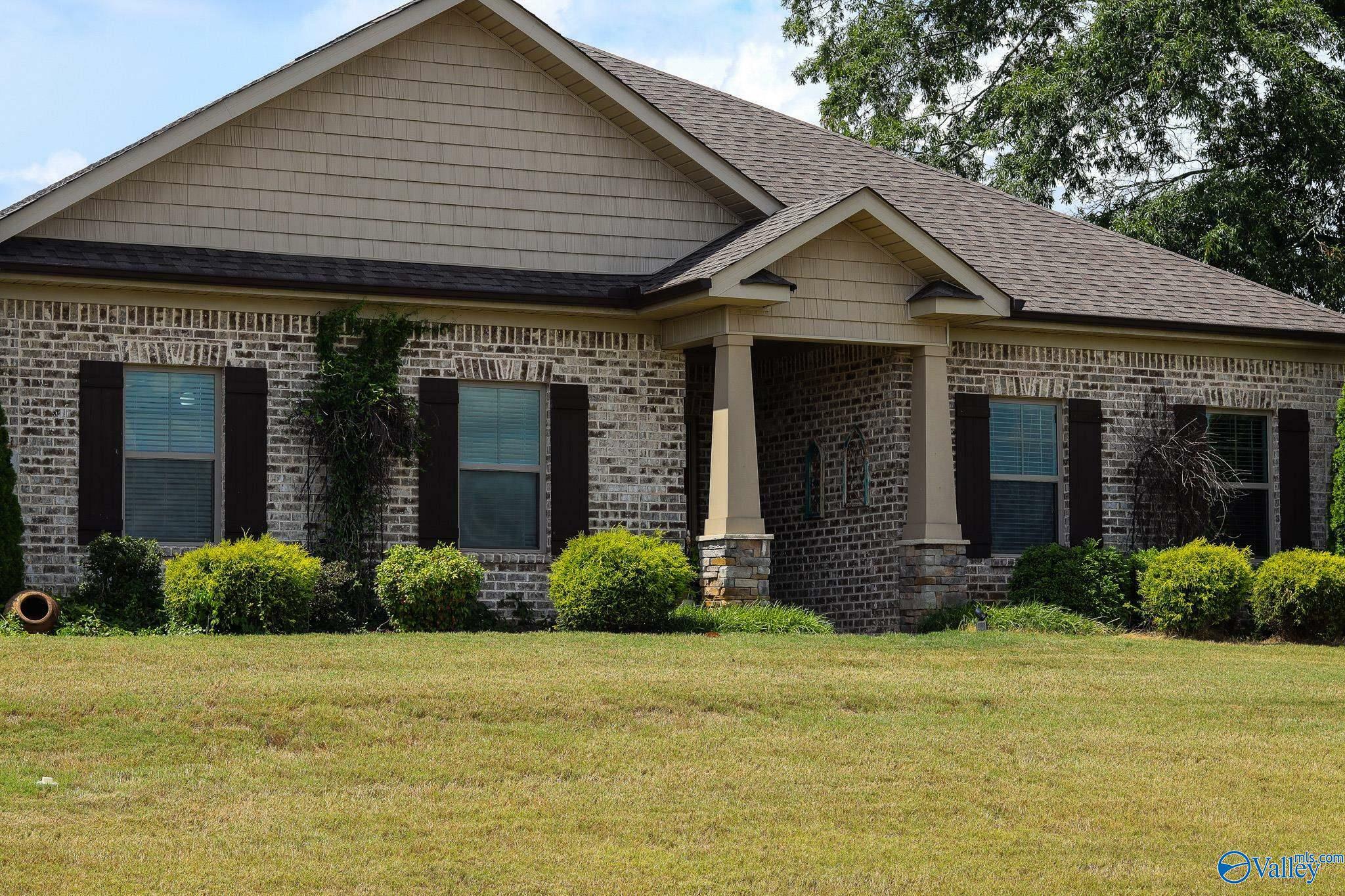 Property Photo:  132 Birch Falls Drive  AL 35750 