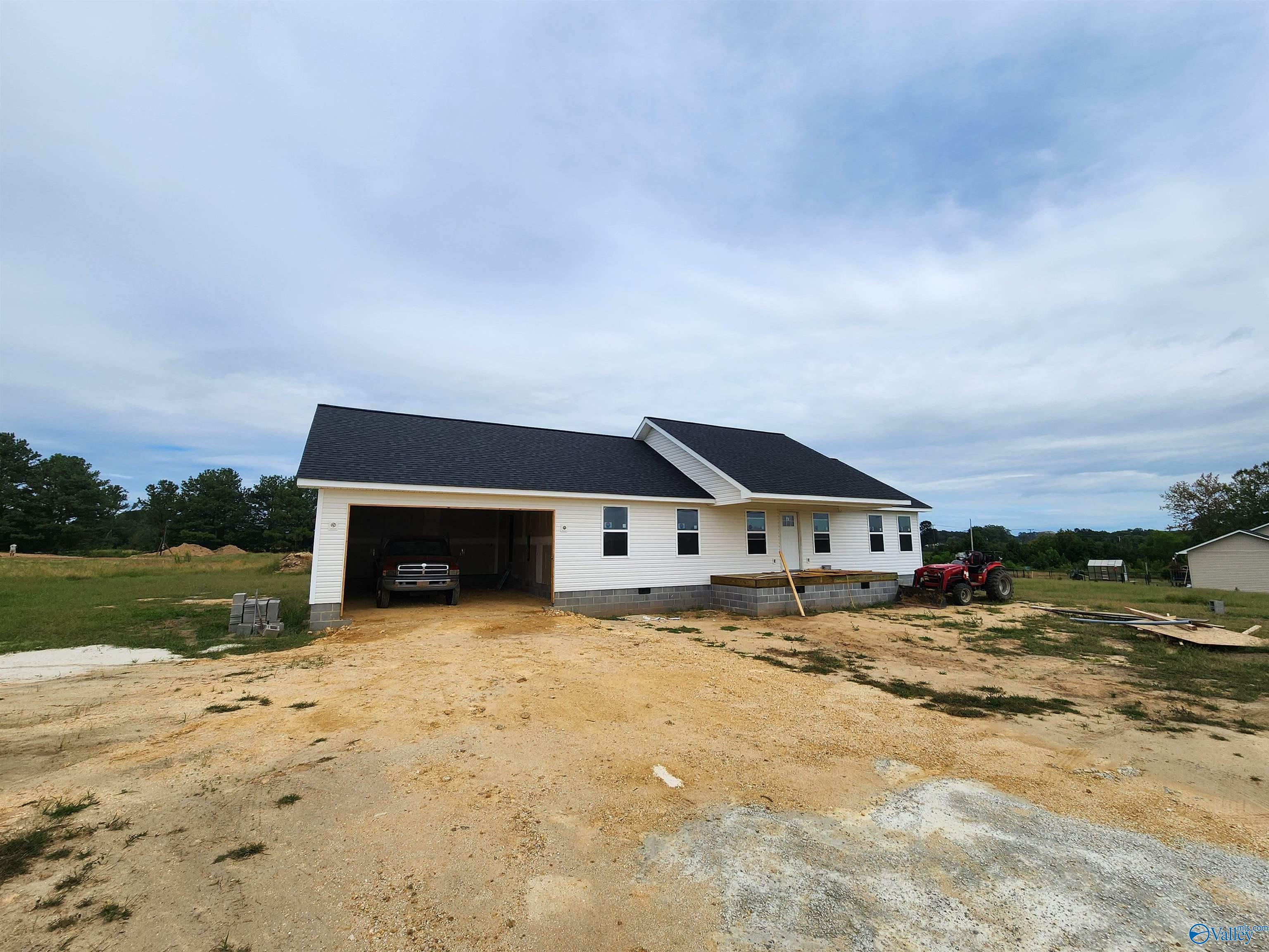 Property Photo:  1071 County Road 411  AL 35971 