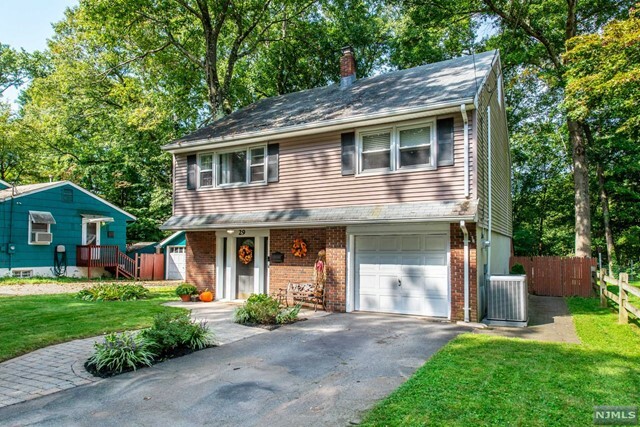 Property Photo:  29 Edgewood Road  NJ 07456 