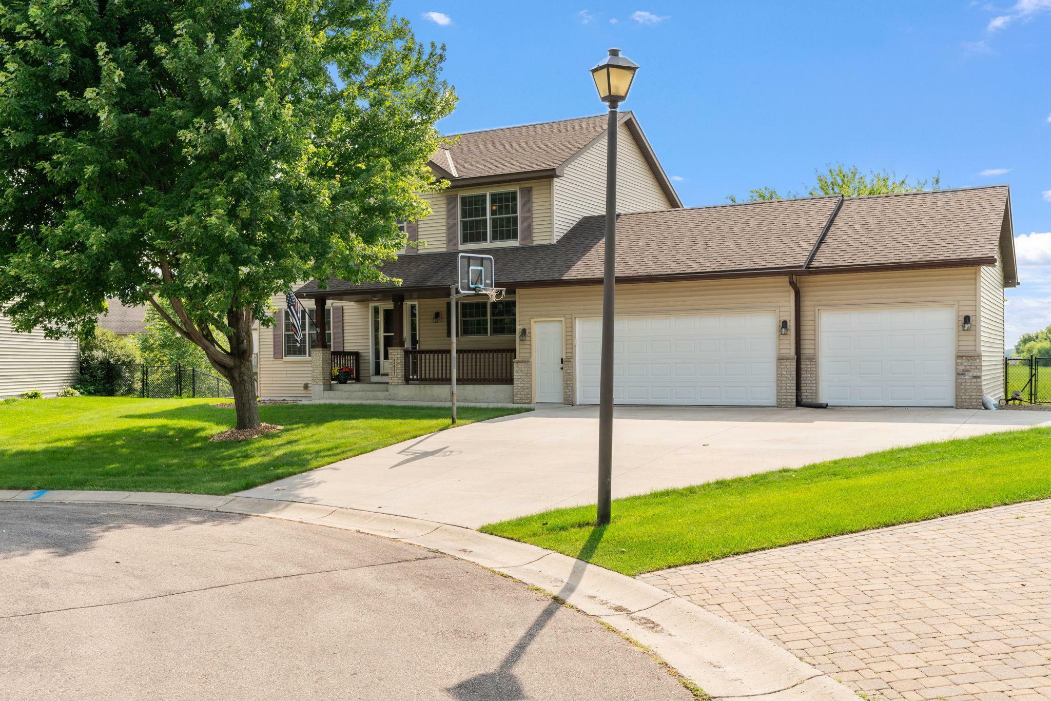 Property Photo:  3251 Kahlen Avenue NE  MN 55376 