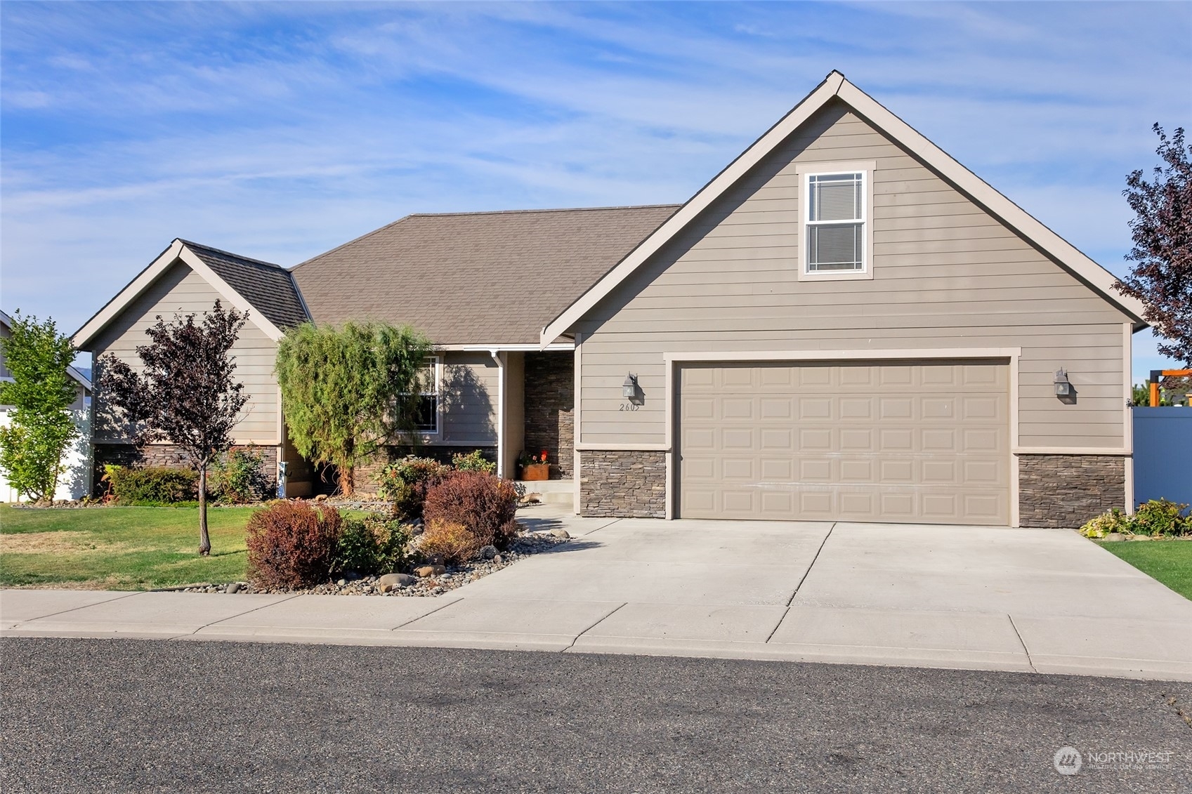 Property Photo:  2605 N Columbia  WA 98926 