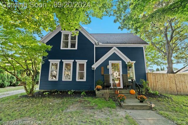 Property Photo:  527 E Clinton Street  MI 48843 