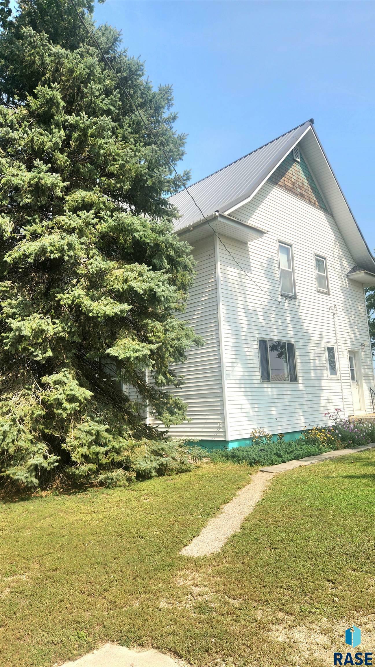 Property Photo:  511 E Park Ave  SD 57070 