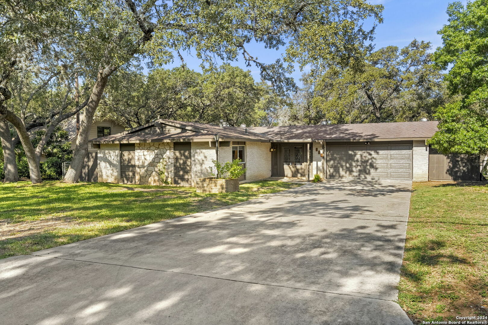 Property Photo:  127 Canyon Oaks Dr  TX 78232 