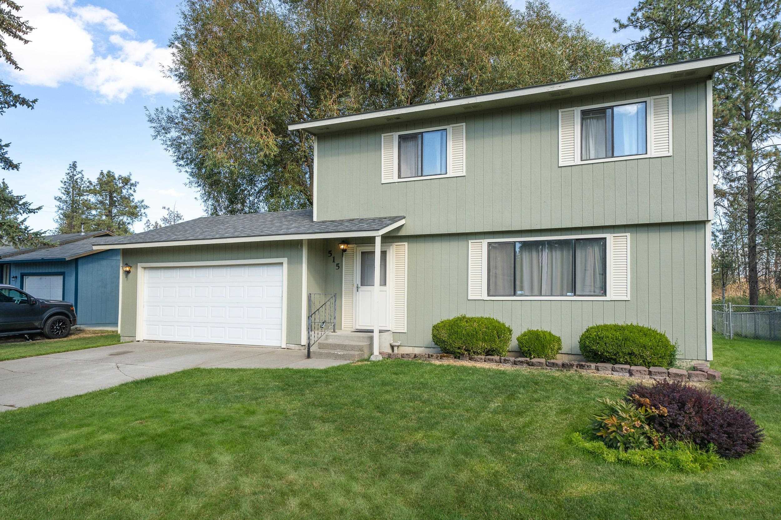 Property Photo:  515 S Silver Lake Ave  WA 99022 