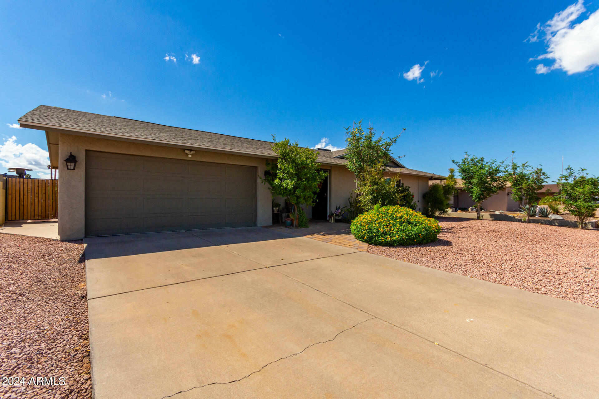 Property Photo:  3525 W Saint Moritz Lane  AZ 85053 