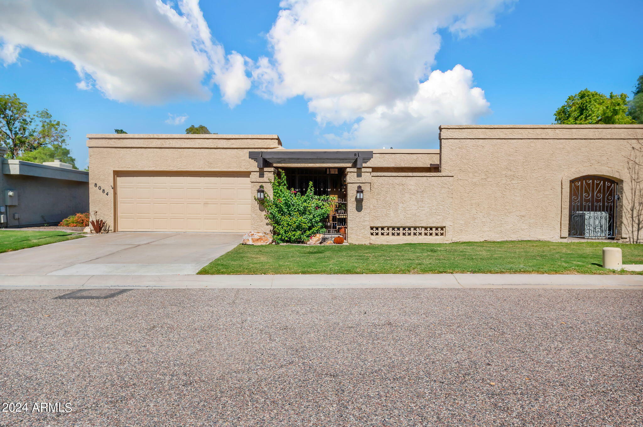 8084 E Del Laton Drive  Scottsdale AZ 85258 photo