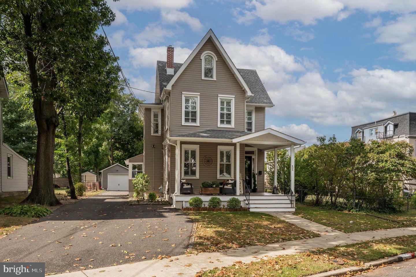 Property Photo:  405 Elm Avenue  NJ 08065 