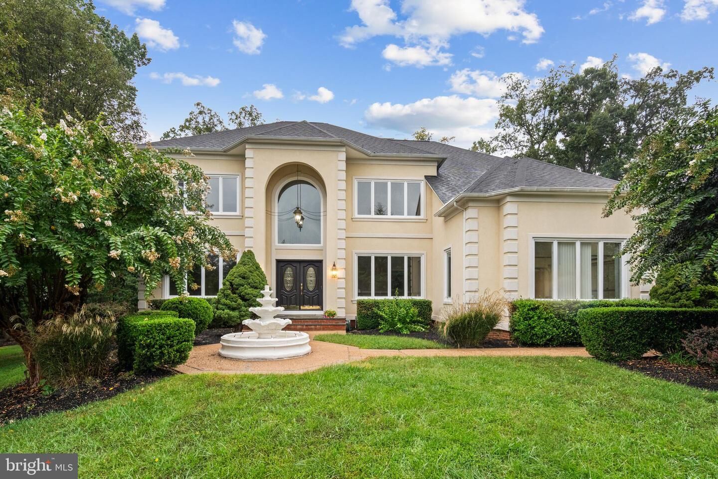 Property Photo: 5604 Dean Chapel Court VA 20169