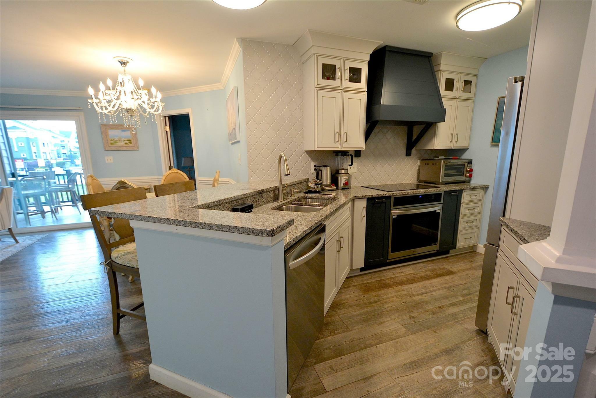 Property Photo: 18867 Vineyard Point Lane NC 28031