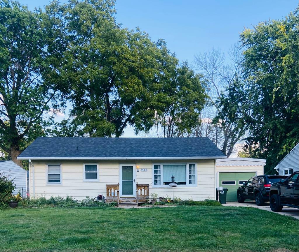 Property Photo:  1643 N 25th St  IA 50501 