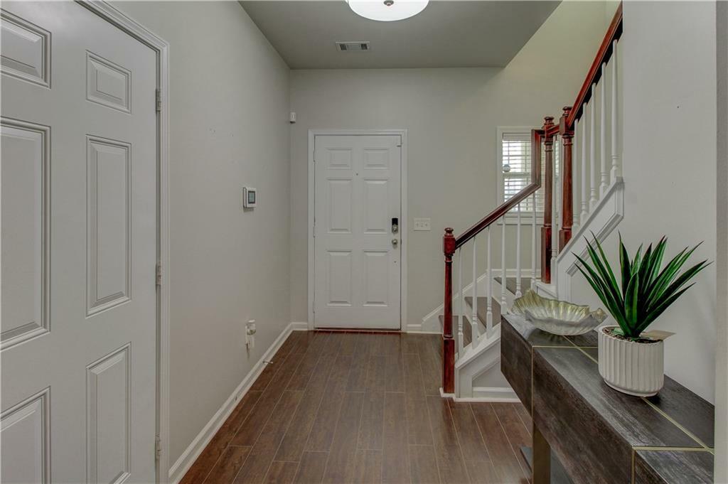 Property Photo:  3960 Princeton Lakes Way SW  GA 30331 