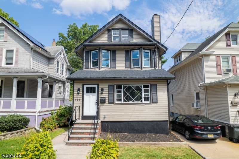 Property Photo:  421 Park Pl  NJ 07204 