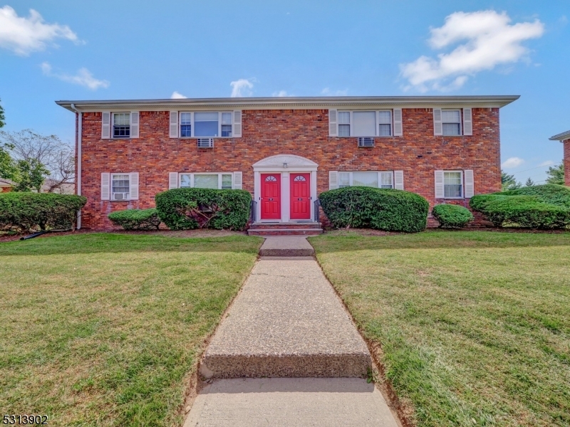 Property Photo:  33 Atherton Court B  NJ 07470 