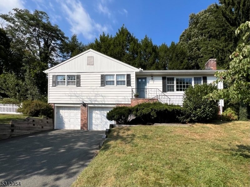 Property Photo:  9 Harrison Ct  NJ 07901 