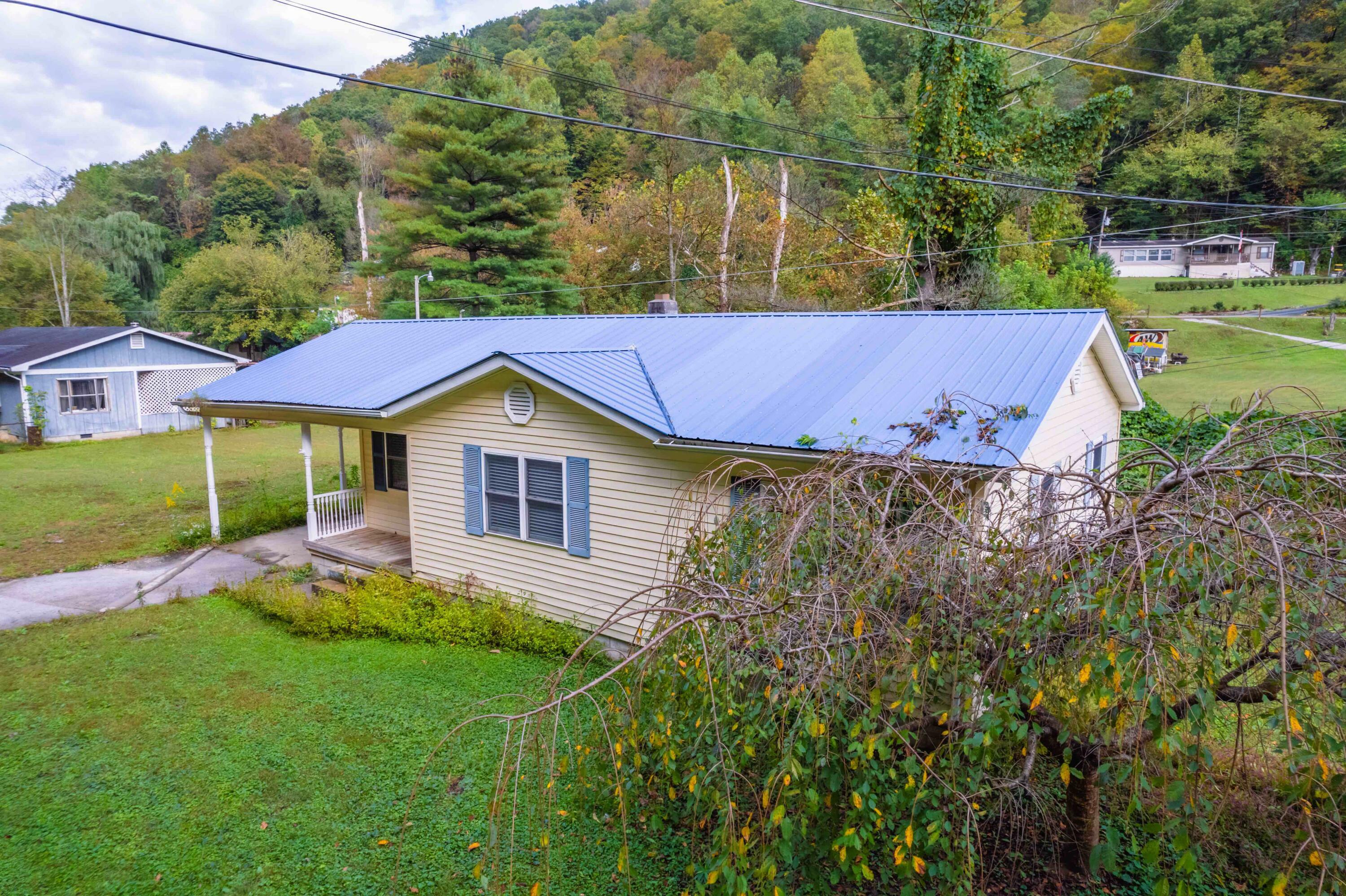 Property Photo:  14678 South US-421  KY 40962 