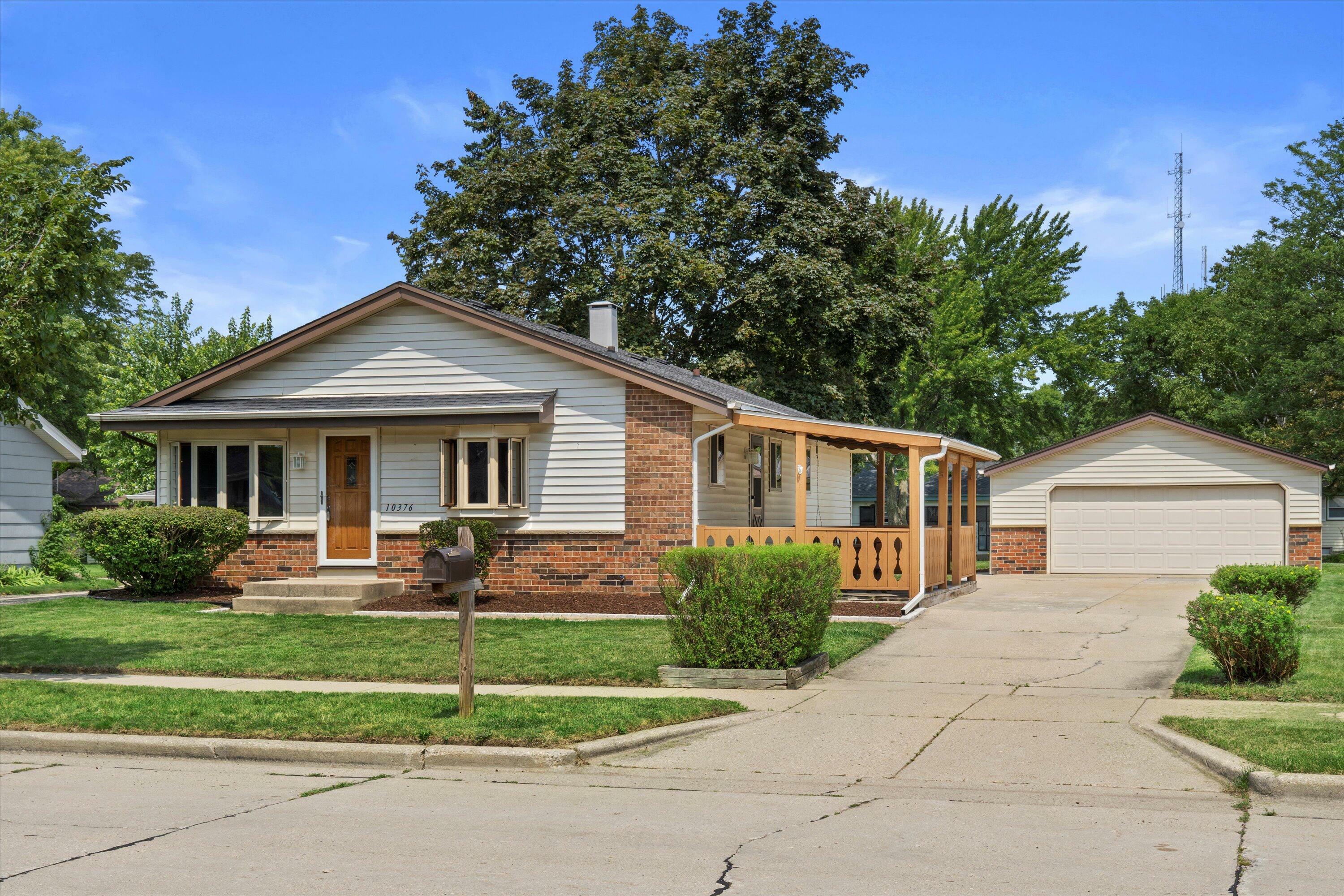 Property Photo:  10376 W Villa Ave  WI 53224 