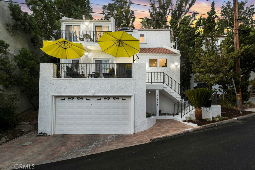 Property Photo:  20915 Abalar Street  CA 91364 