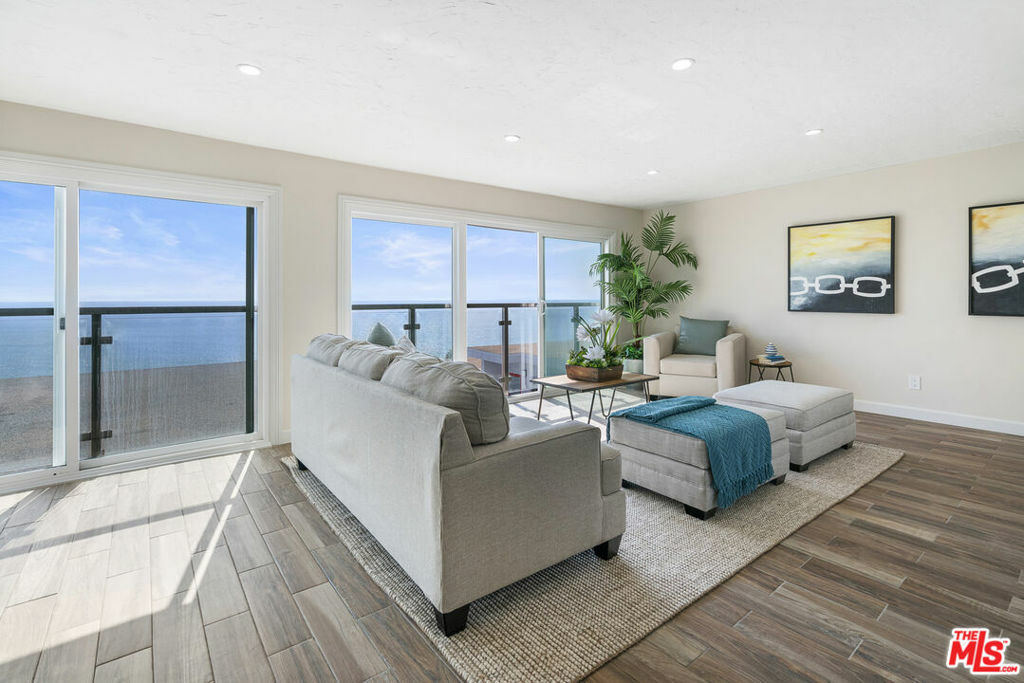 Property Photo:  18147 Coastline Drive 6  CA 90265 