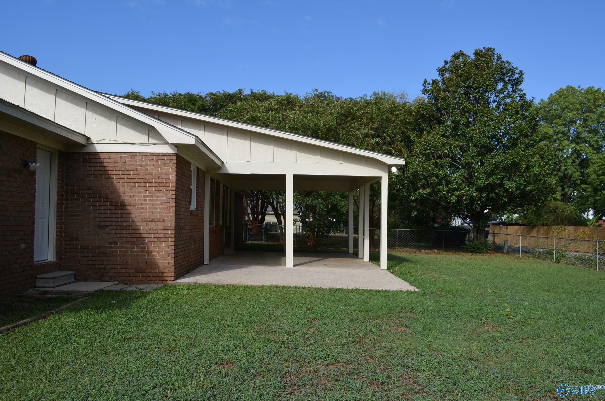 Property Photo:  2310 Auburn Drive  AL 35603 