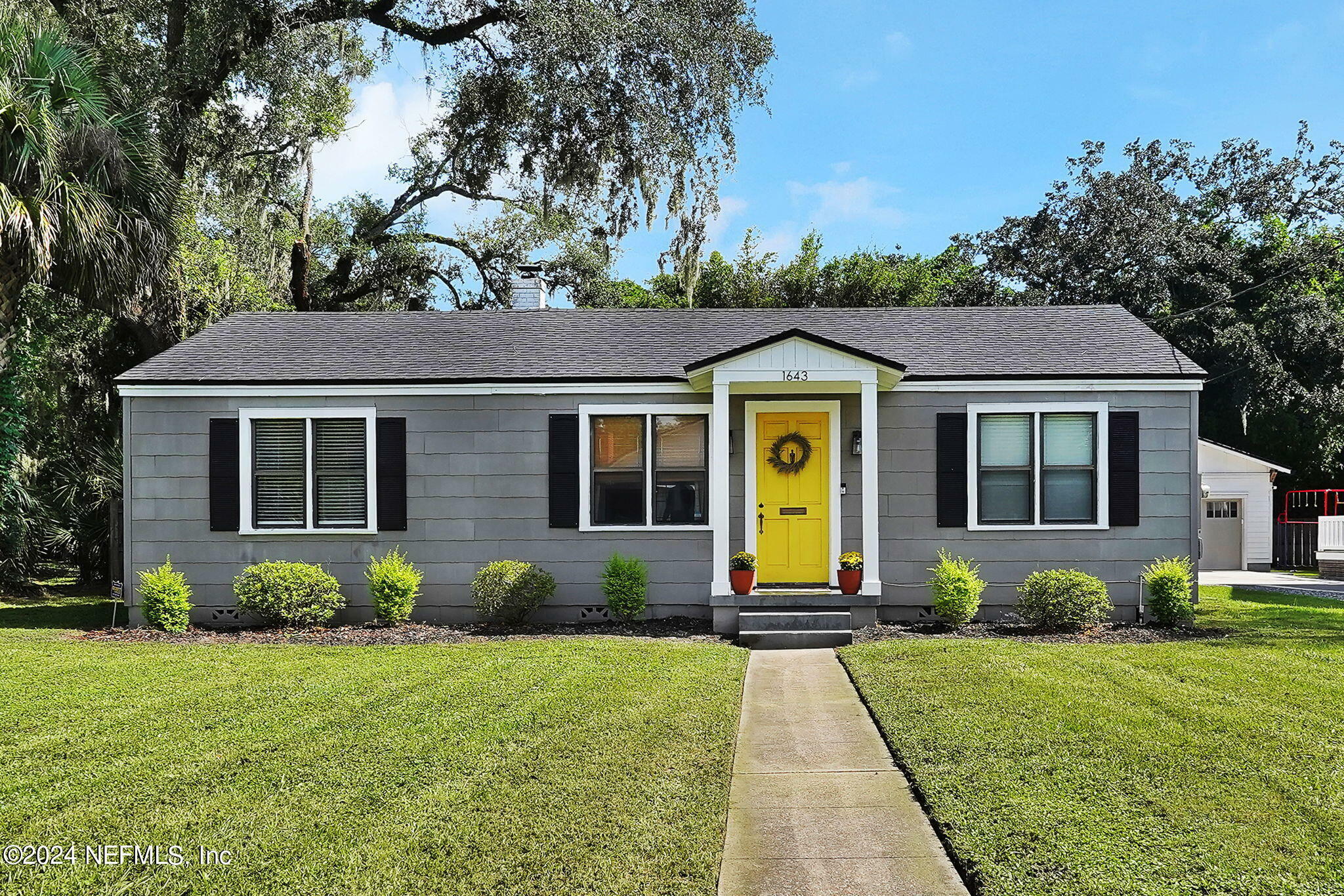 Property Photo:  1643 Canterbury Street  FL 32205 