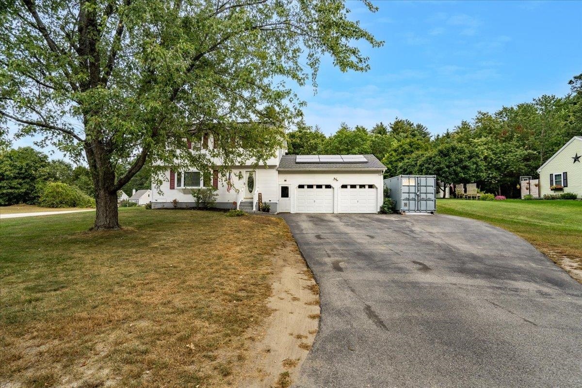 Property Photo:  8 Cottonwood Drive  NH 03051 