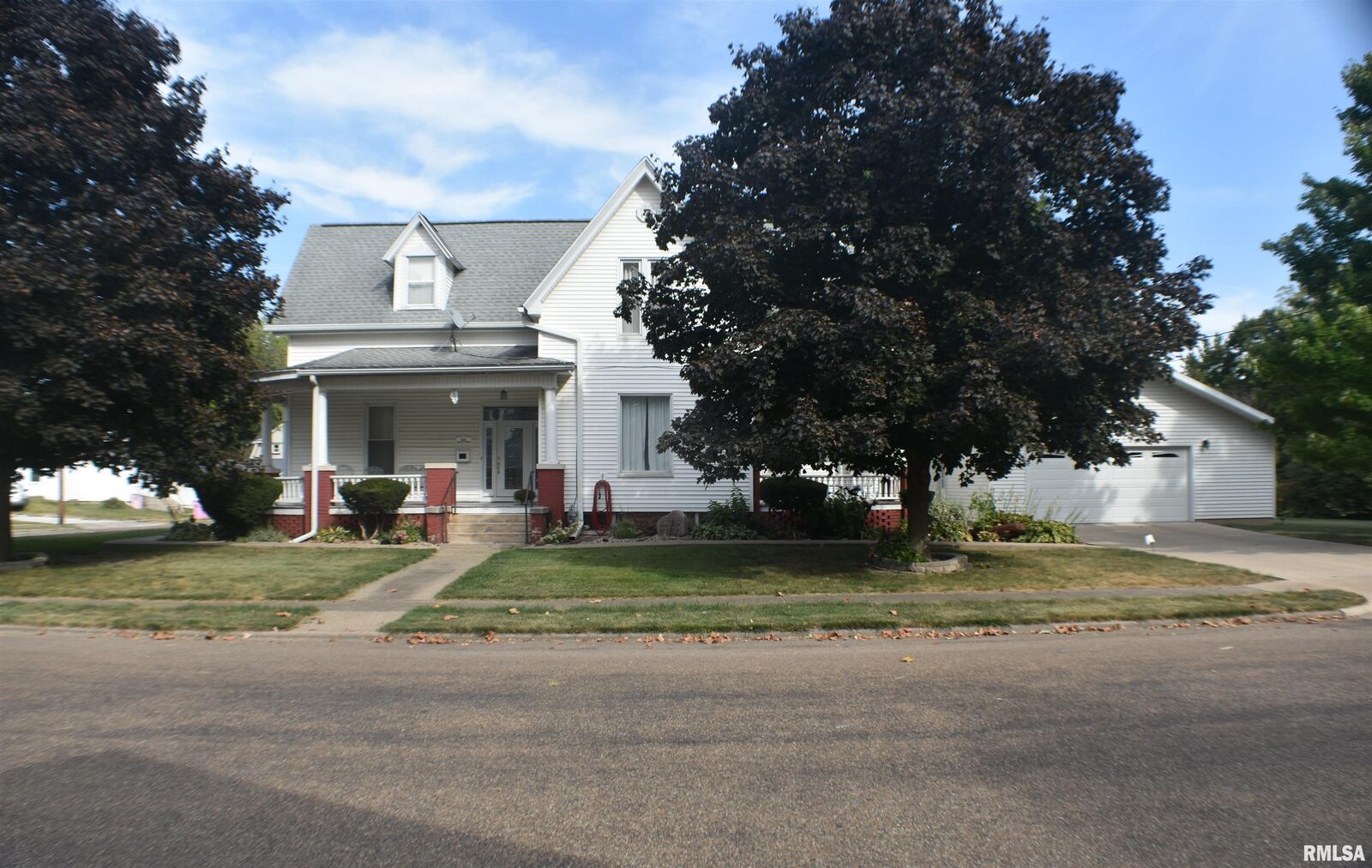 Property Photo: 203 S Illinois Street IL 61542