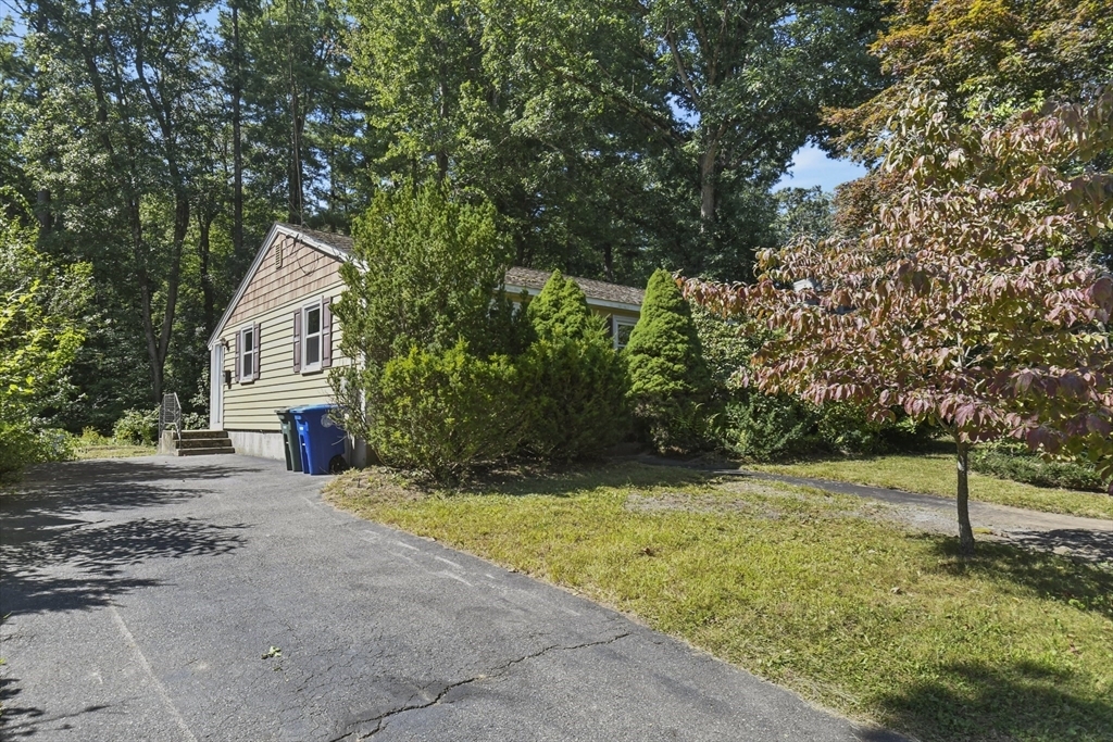 Property Photo:  89 Hickory Rd  MA 01453 