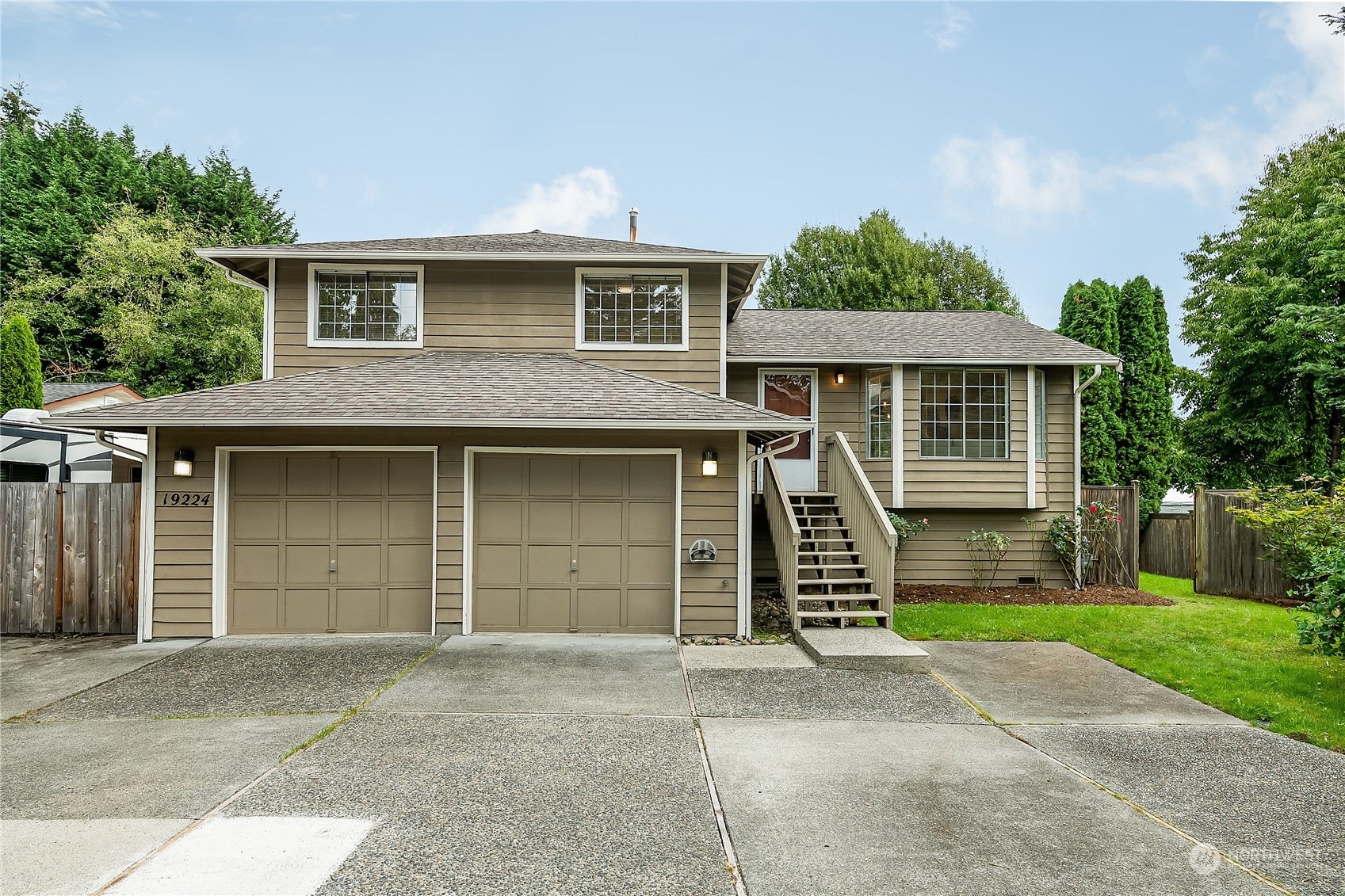 19224 73rd Avenue NE  Kenmore WA 98028 photo