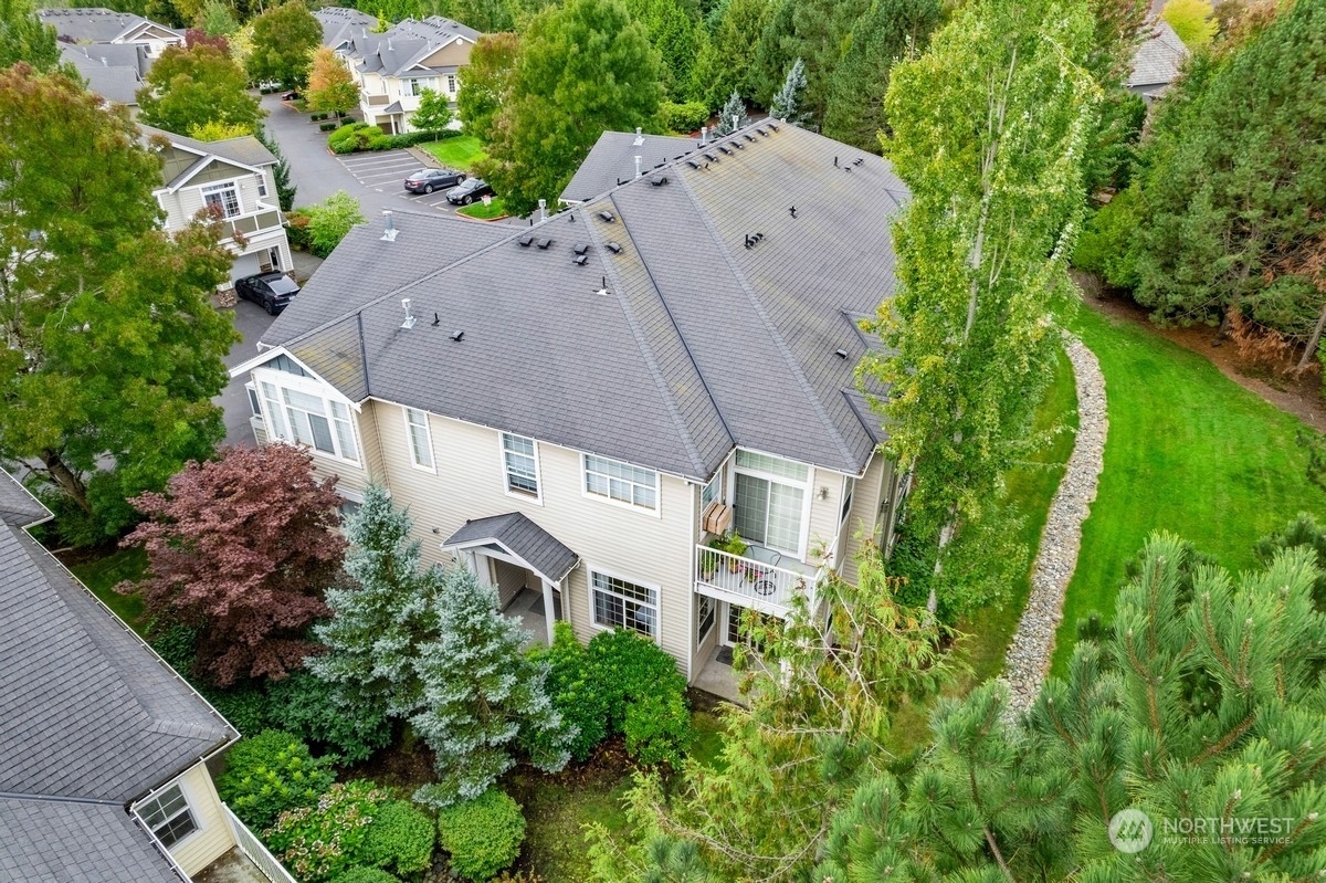 Property Photo:  1855 Trossachs Boulevard SE 2502  WA 98075 