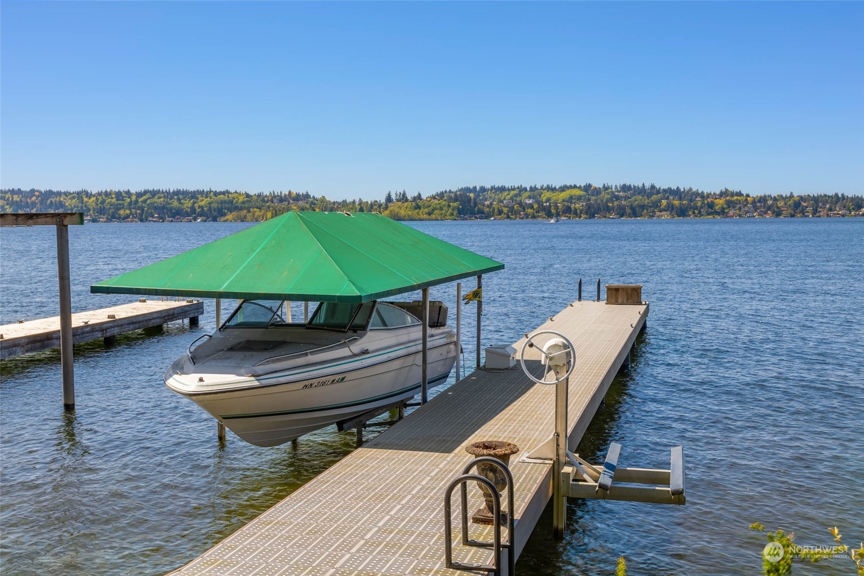 Property Photo:  9525 Lake Washington Boulevard NE  WA 98004 