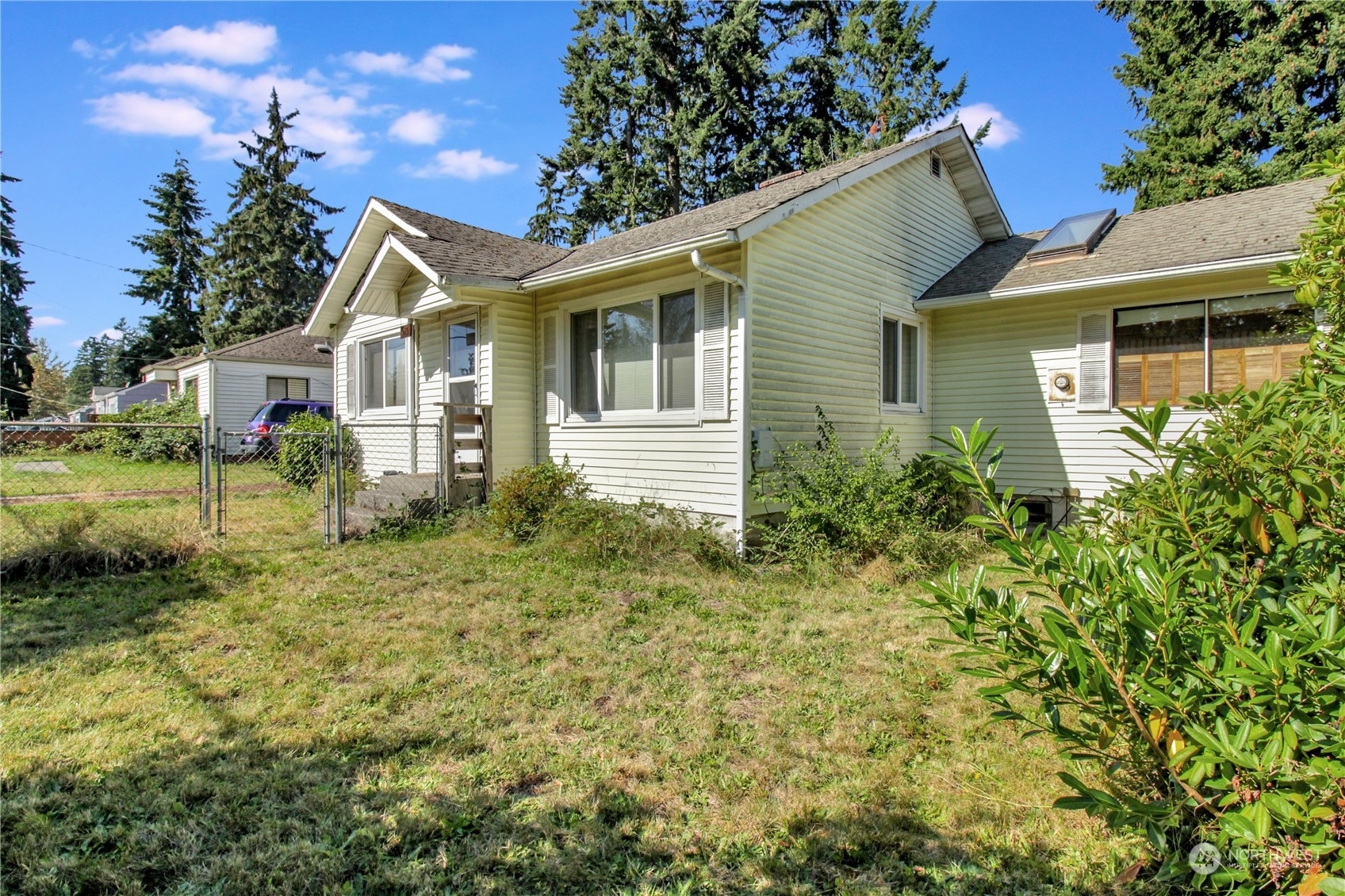 Property Photo:  421 Morgan Road  WA 98203 