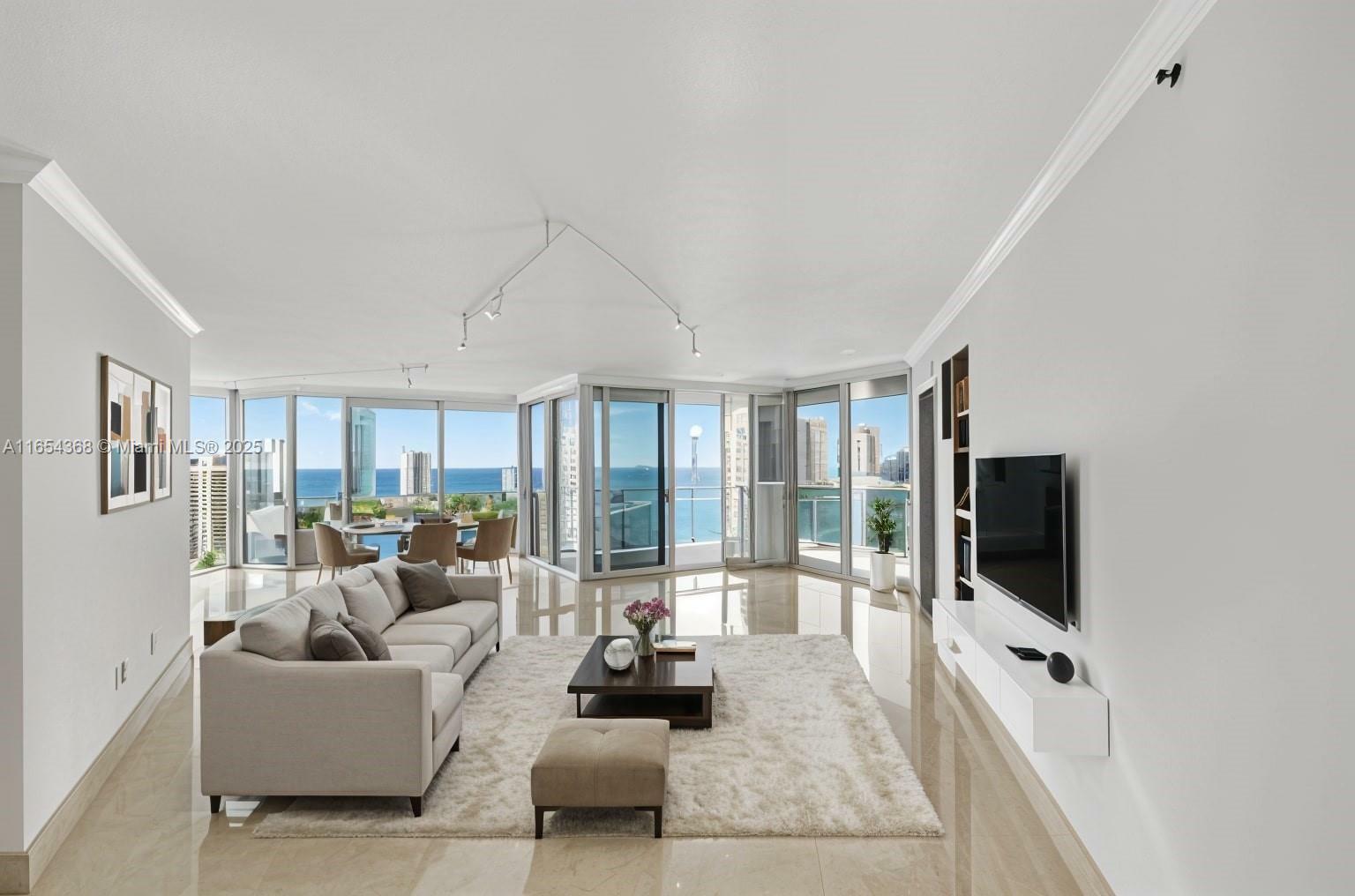 Property Photo: 3370 Hidden Bay Dr 2708 FL 33180