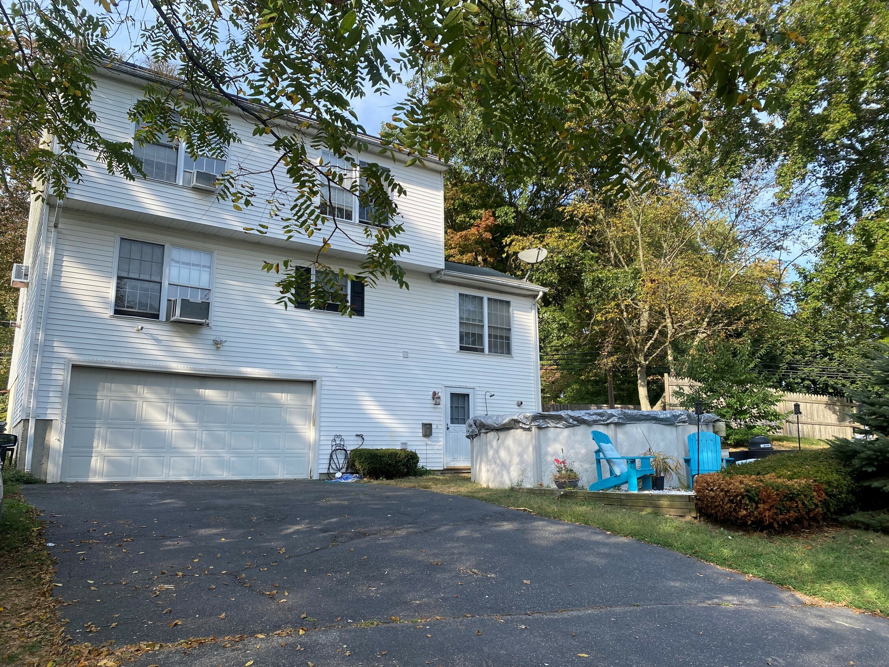 Property Photo:  1 Hoyt Street  CT 06460 