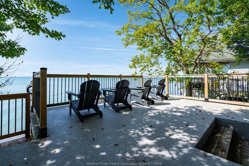 Photo de la propriété:  1028 Point Pelee Drive  ON N8H 3V4 