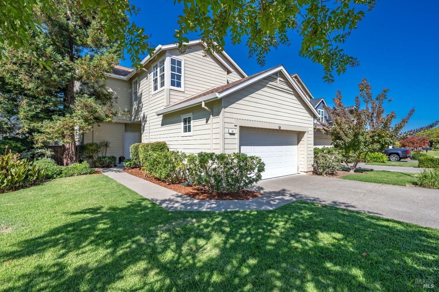 Property Photo:  10 Edgewater Court  CA 94903 