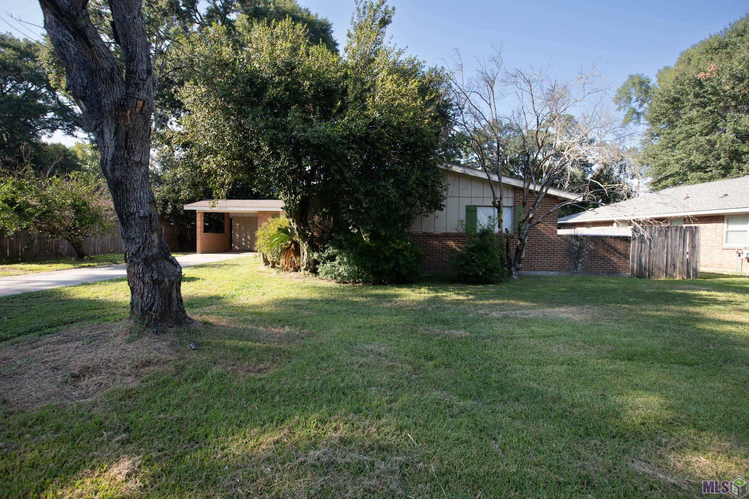 Property Photo:  10435 Cedarlane Ave  LA 70816 