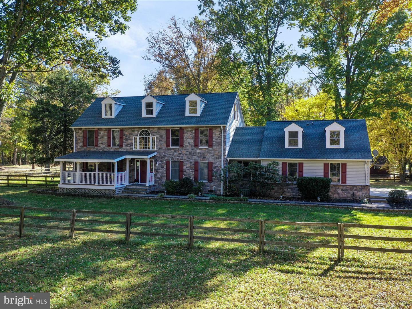 Property Photo:  19276 Youngs Cliff Road  VA 20165 