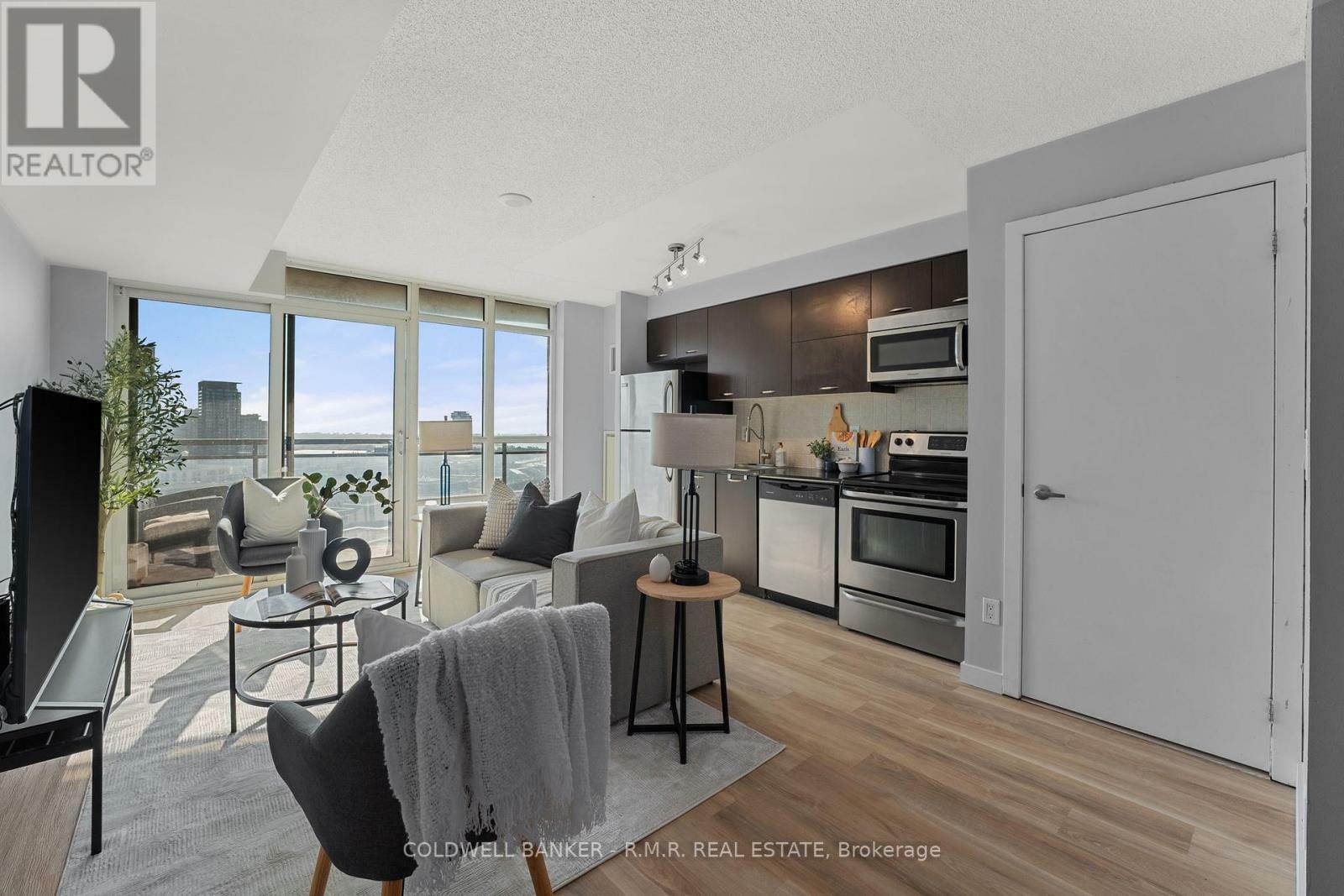 Property Photo:  38 Joe Shuster Way 1902  ON M6K 0A5 