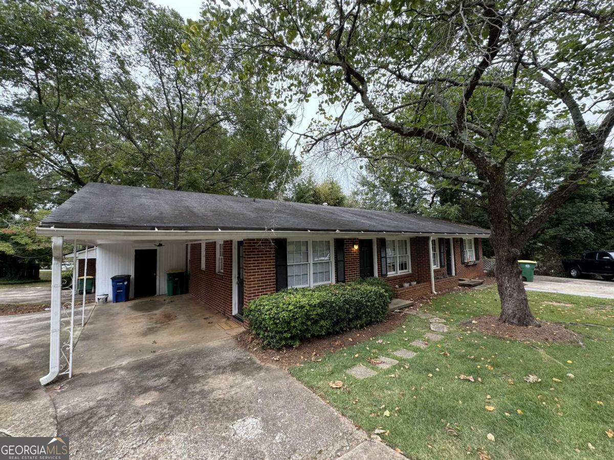 Property Photo:  2019 Lumpkin Street S 2019  GA 30606 