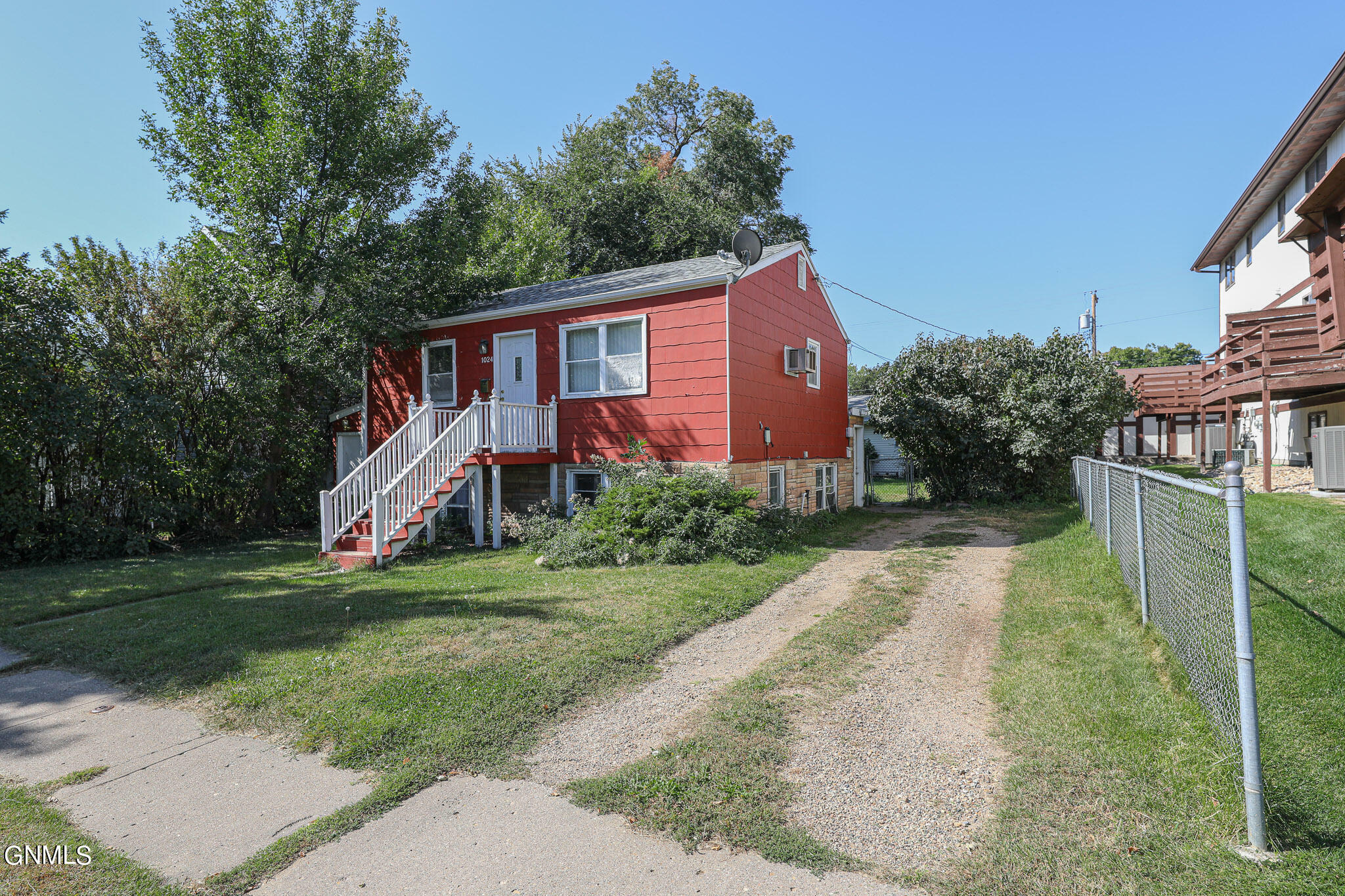 Property Photo:  1024 N 14th Street  ND 58501 