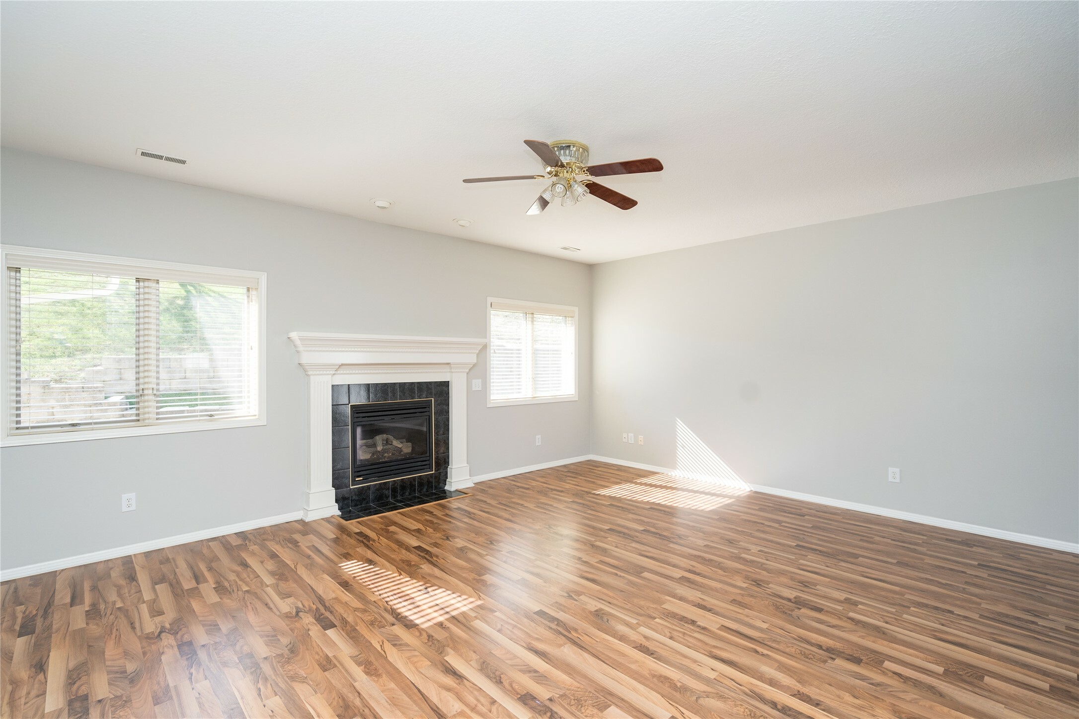 Property Photo:  2408 Pine Circle  IA 50322 